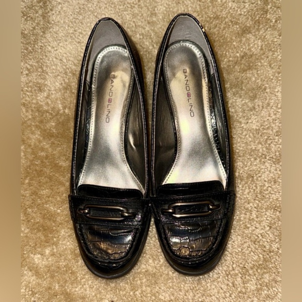 Bandolino Black Croc-Embossed heels​